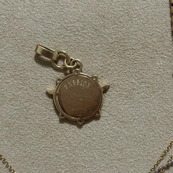 FOUNDRAE Baby Passion Medallion - Picture 4 of 6